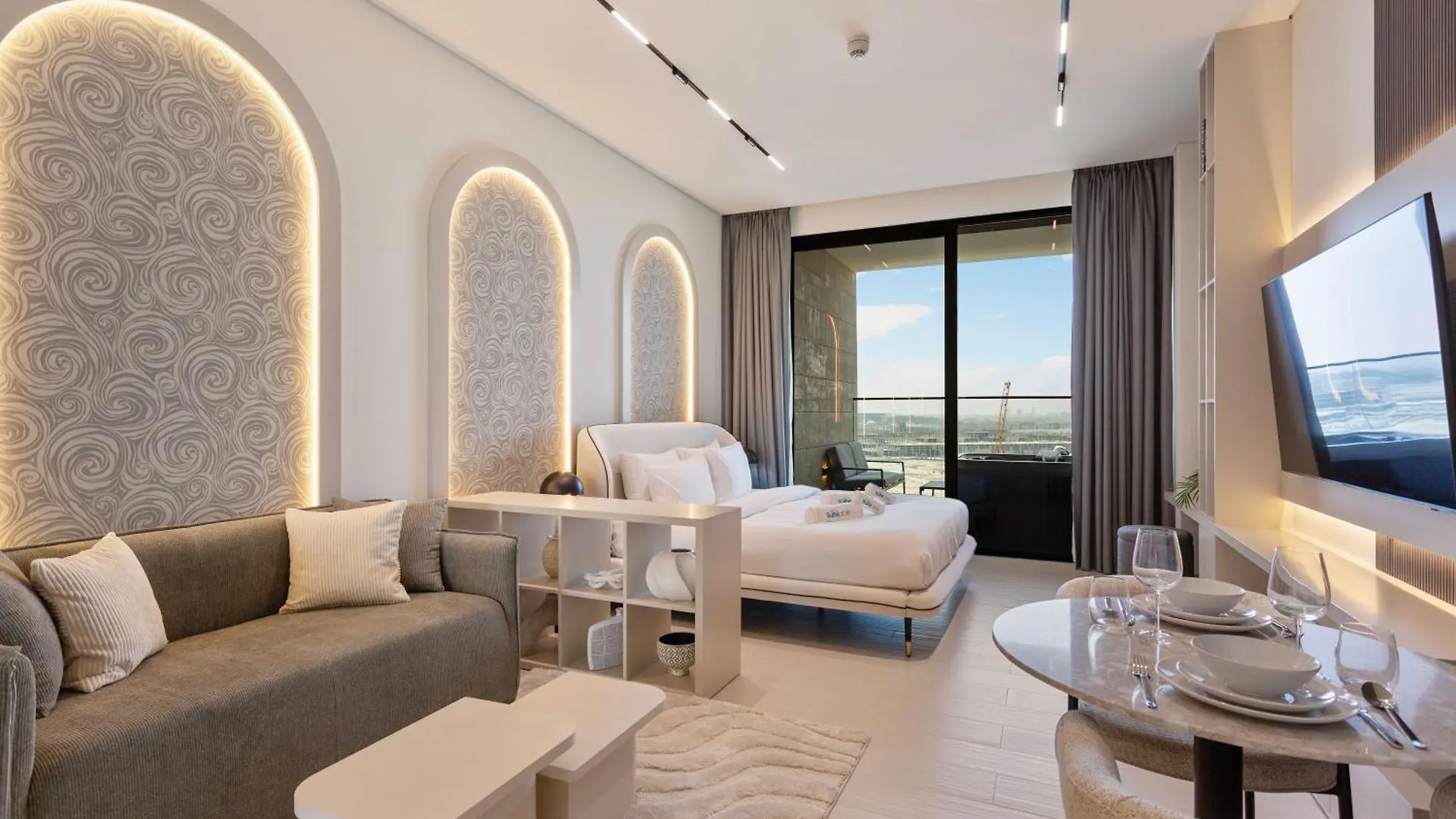 Stunning Studio With Private Jacuzzi In Trillionaire Dubai