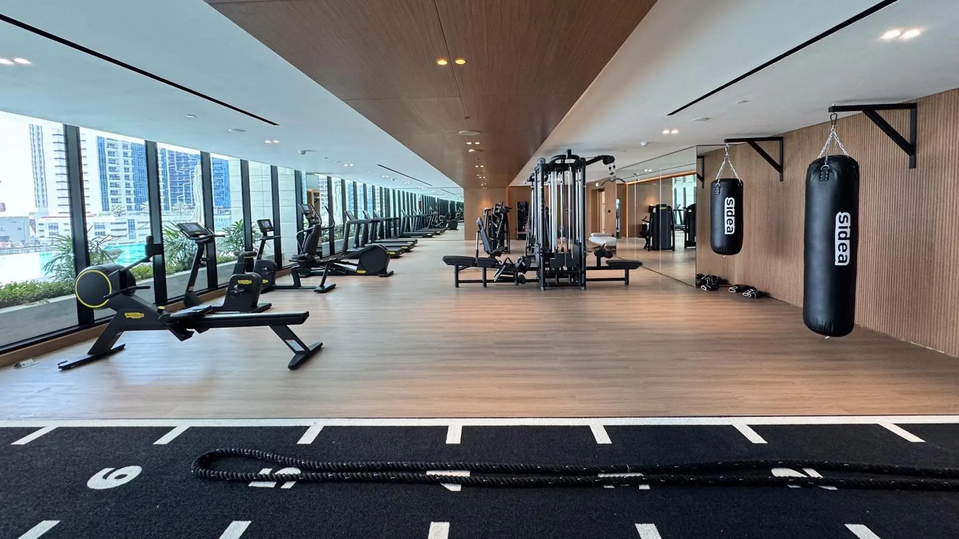 Stunning Studio With Private Jacuzzi In Trillionaire Dubai