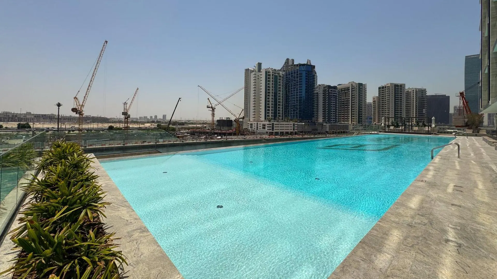 Apartment Stunning Studio With Private Jacuzzi In Trillionaire Dubai